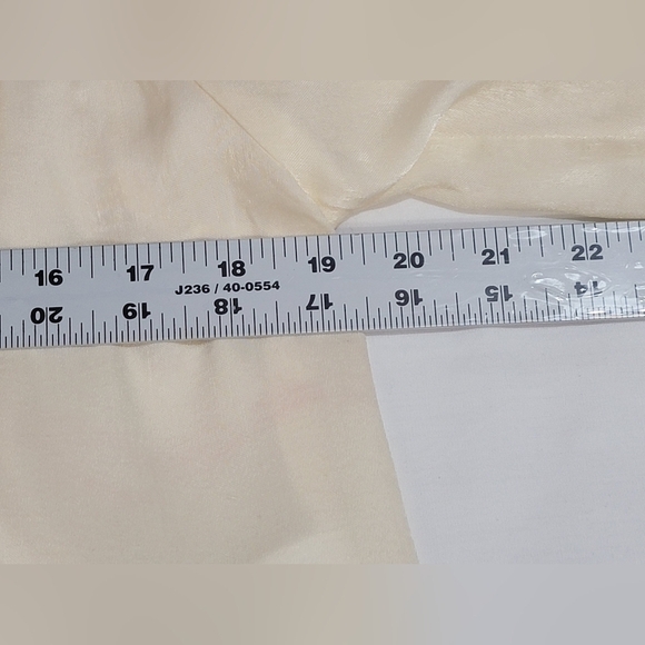 Band Of The Free Cash Top In Ivory Long Sleeve V-neck Top Size Medium - Picture 3 of 10